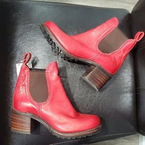 New Frye Women's Red Sabrina Chelsea Boot